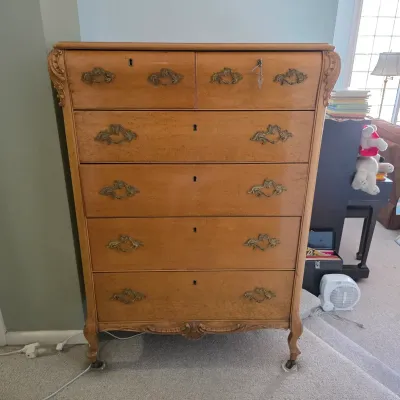 amazing dresser with key
