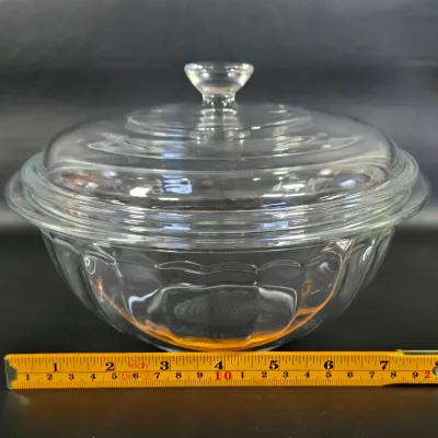 LOT 40L: Vintage Pyrex Mixing Bowls in the "Butterfly Gold" Pattern & Clear Glass Casserole Dish with Lid and More