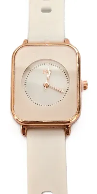 "RECTANGLE BEIGE & WHITE" WATCH with BAND: (White / Rubber 9") DIAL: (1" Simple Design + RECTANGLE) BATTERY:...