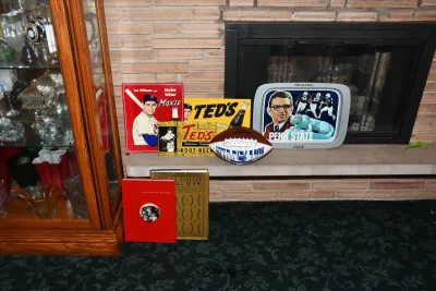 0437 living room