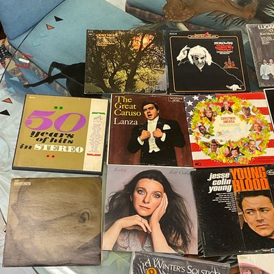 1026 Large Collection of Vintage Vinyl Records – Rock, Folk, Pop, Jazz & Classical