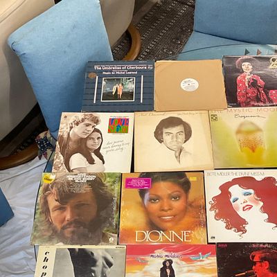 1026 Large Collection of Vintage Vinyl Records – Rock, Folk, Pop, Jazz & Classical