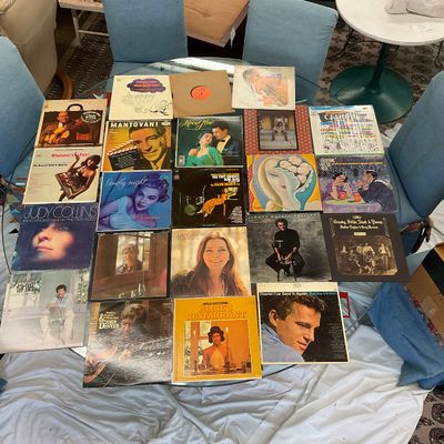 1026 Large Collection of Vintage Vinyl Records – Rock, Folk, Pop, Jazz & Classical