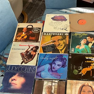 1026 Large Collection of Vintage Vinyl Records – Rock, Folk, Pop, Jazz & Classical
