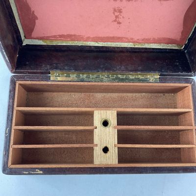 952 Decorated Duck Porcelain Pipe & Duck Wooden Box
