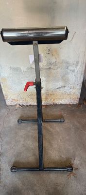 adjustable roller stand