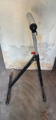 adjustable roller stand