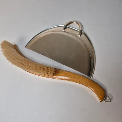 LOT 362L: Collection of Cutlery & Servingware, German Silverplate Silent Butler, Beverly Clark Placecard Holders