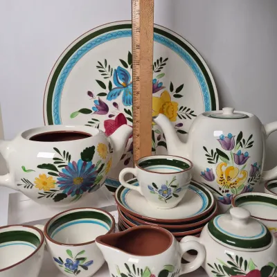 LOT 341L: Stangl Country Garden Collection
