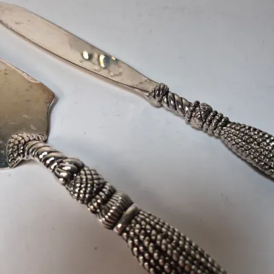 LOT 362L: Collection of Cutlery & Servingware, German Silverplate Silent Butler, Beverly Clark Placecard Holders