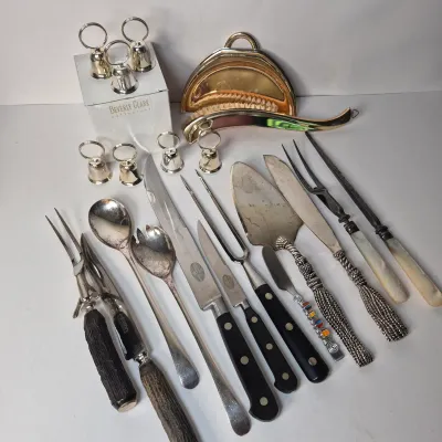 LOT 362L: Collection of Cutlery & Servingware, German Silverplate Silent Butler, Beverly Clark Placecard Holders