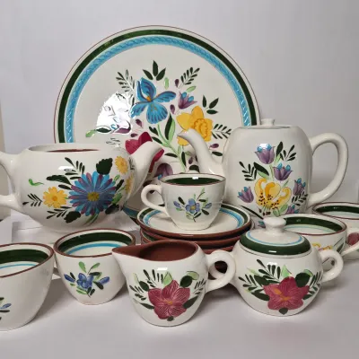LOT 341L: Stangl Country Garden Collection