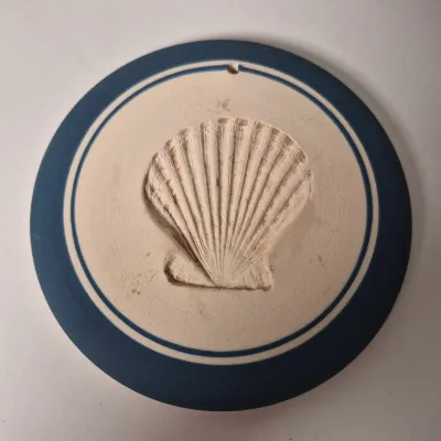 LOT 354L: Seashell Pottery, Natural Seashells, Candle & More