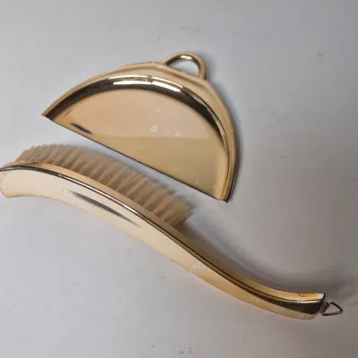LOT 362L: Collection of Cutlery & Servingware, German Silverplate Silent Butler, Beverly Clark Placecard Holders