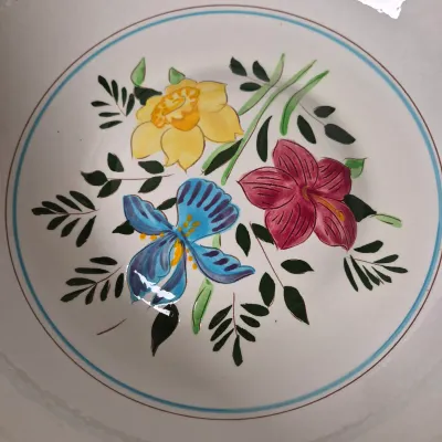 LOT 342L: Stangl Country Garden Tableware with Collector's Book