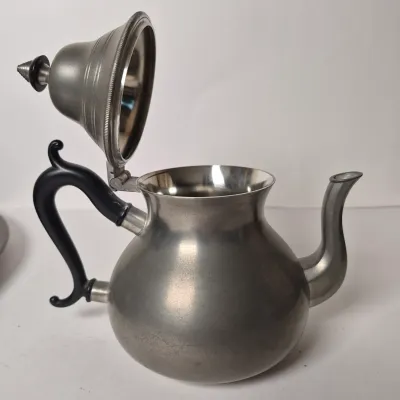 LOT 345L: Royal Holland Pewter Coffee & Tea Service