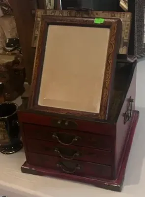 J jewelry box with mirror
