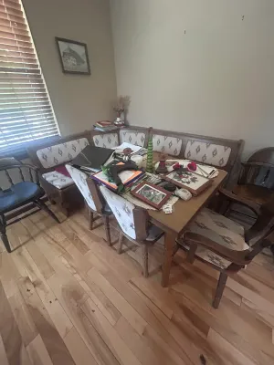 F corner breakfast nook