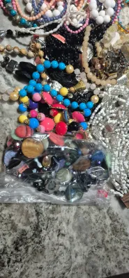 5 LBS. of Xcl. Fashionable jewels ~ GREAT Necklaces / Bangles / Beads ~ 5 pounds !!!!!