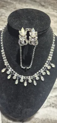 Set of Rhinestone Vintage : Choker / Bracelet / Earrings