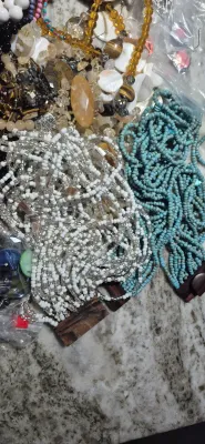 5 LBS. of Xcl. Fashionable jewels ~ GREAT Necklaces / Bangles / Beads ~ 5 pounds !!!!!
