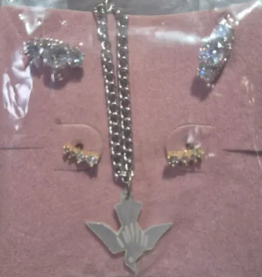 Delicate Set ~ 2 pr. earrings & MOP Dove Choker Necklace