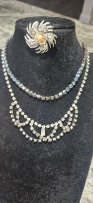 Rhinestone Delight: Choker / Blue Choker / Brooch
