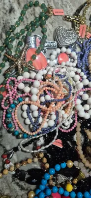 5 LBS. of Xcl. Fashionable jewels ~ GREAT Necklaces / Bangles / Beads ~ 5 pounds !!!!!