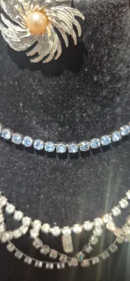 Rhinestone Delight: Choker / Blue Choker / Brooch