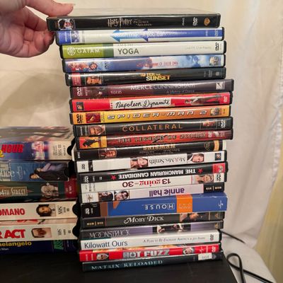 DVD & VHS Player with Tapes and DVD’s (LR-BM)