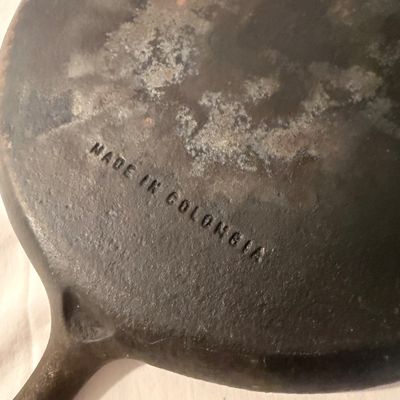 Two Cast Iron Pans (BR2-BM)