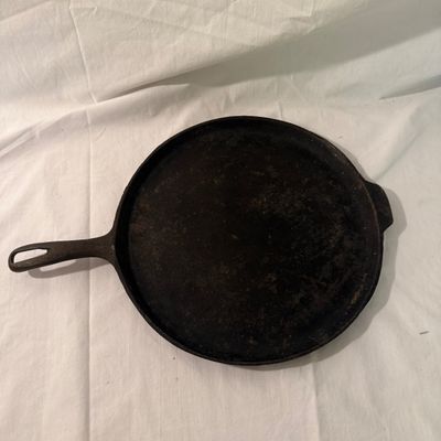 Two Cast Iron Pans (BR2-BM)