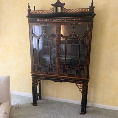 Chinese Chippendale Style Display Cabinet With Light (LR-BM)