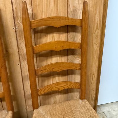 Round Mid-Century Style Kitchen Tables & Three Ladderback Chairs (BD-HS)