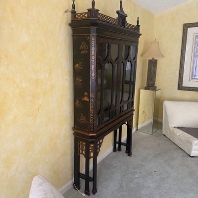 Chinese Chippendale Style Display Cabinet With Light (LR-BM)