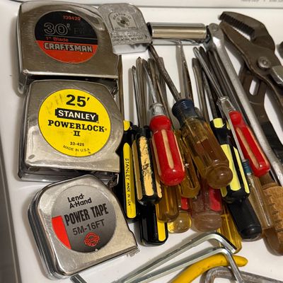 Variety of Hand Tools (U-HS)