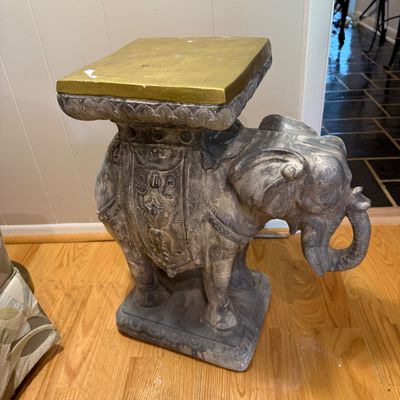 Painted Elephant Pedestal (D-BM)