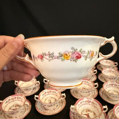 Crescent Ware Tea and Soup Cups (D-BM)