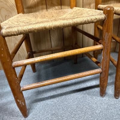 Round Mid-Century Style Kitchen Tables & Three Ladderback Chairs (BD-HS)