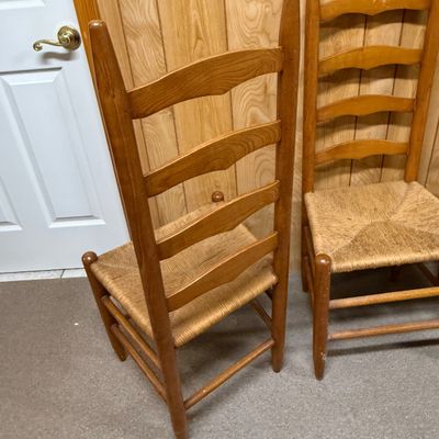 Round Mid-Century Style Kitchen Tables & Three Ladderback Chairs (BD-HS)