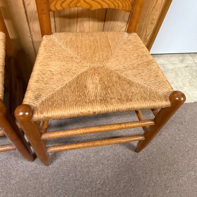 Round Mid-Century Style Kitchen Tables & Three Ladderback Chairs (BD-HS)