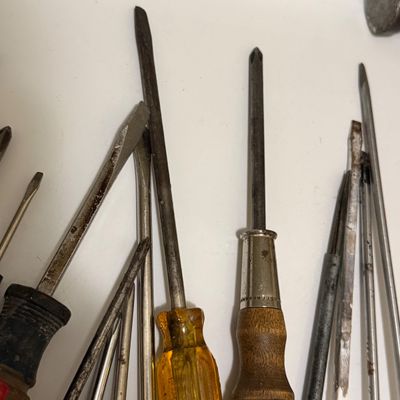 Variety of Hand Tools (U-HS)