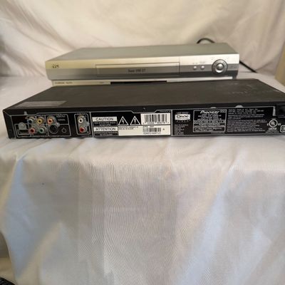 DVD & VHS Player with Tapes and DVD’s (LR-BM)