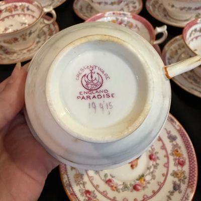 Crescent Ware Tea and Soup Cups (D-BM)