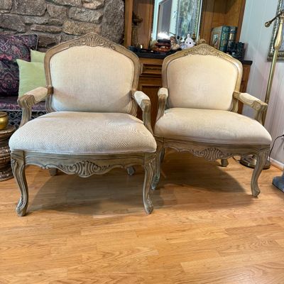 Pair of French Louis XV Beige Arm Chairs (D-BM)