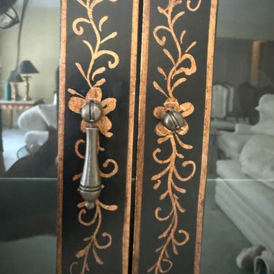 Chinese Chippendale Style Display Cabinet With Light (LR-BM)