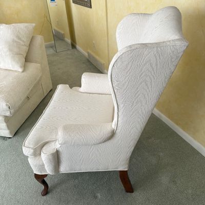 Queen Anne Style White Upholstered Wing Back Chair (LR-BM)