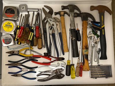 Variety of Hand Tools (U-HS)