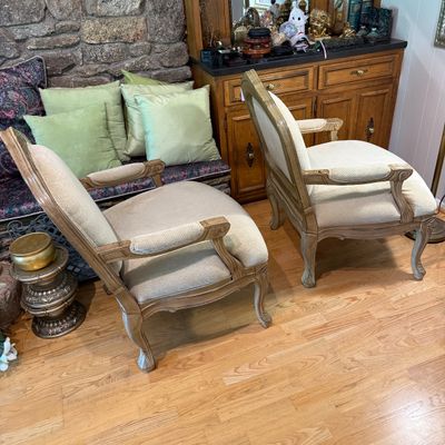 Pair of French Louis XV Beige Arm Chairs (D-BM)