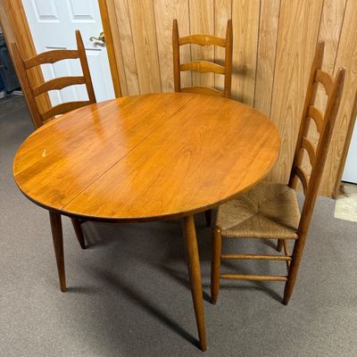 Round Mid-Century Style Kitchen Tables & Three Ladderback Chairs (BD-HS)